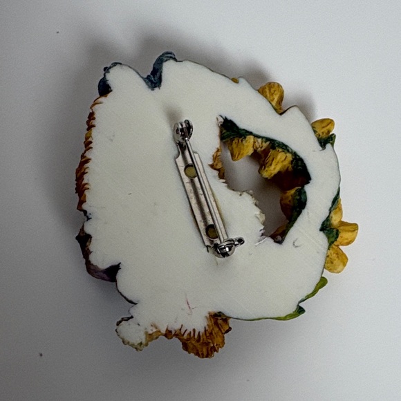 Boyd’s Bears Bunny Daffodil brooch - Picture 3 of 5